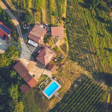 Agriturismo per 2 Persone in Vesime, Langhe, Foto 3
