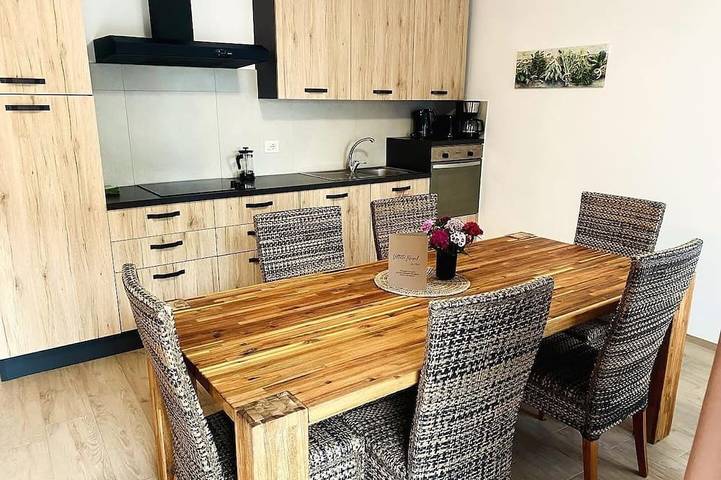 Ferienhaus für 6 Personen, mit Terrasse und Pool, mit Haustier in Affi