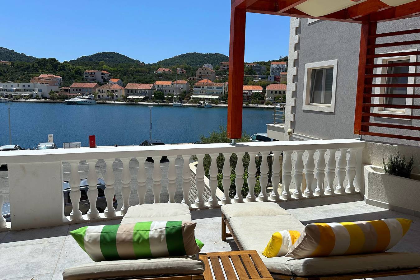 Ganze Wohnung, 1-Zimmer-Ferienwohnung mit Balkon und Meerblick Sali, Dugi otok A-443-d in Dugi Otok