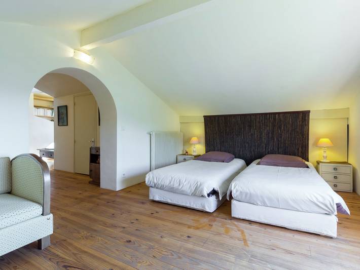 Location de vacances pour 8 personnes, avec jardin ainsi que piscine et terrasse à Grasse - 4