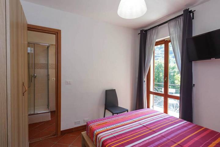 Location de vacances pour 2 personnes, avec piscine ainsi que vue et jardin à Sori - 3