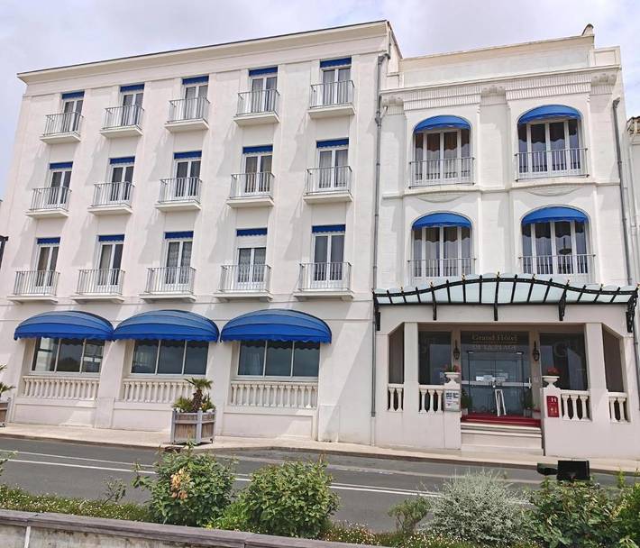 Hôtel pour 2 personnes, avec Terrasse dans Casino de Royan - 2