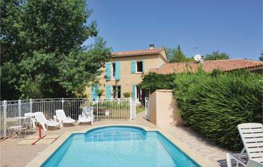 Gîte pour 8 personnes, avec jardin ainsi que terrasse et piscine, animaux acceptés à Prades-sur-Vernazobre