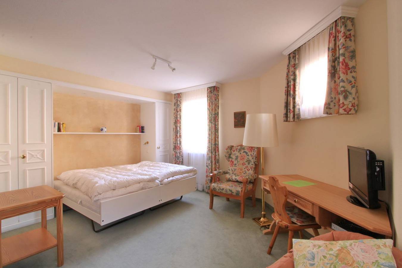 Ganze Ferienwohnung, Apartment Belvair 37 - Studio für 2 Personen in Zuoz in Zuoz, Oberengadin