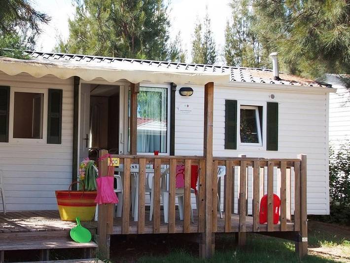 Camping pour 6 personnes, avec Terrasse ainsi que Bassin pour enfant et Sauna à Hyeres - 2