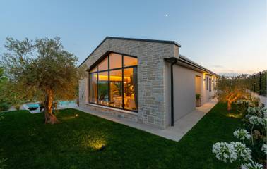 Ferienhaus für 6 Personen, mit Terrasse und Pool sowie Garten in Tar-Vabriga