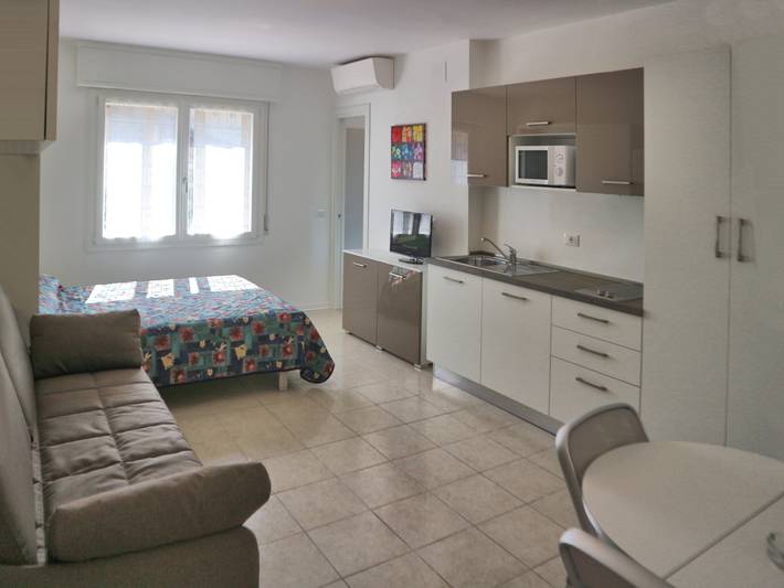 Ferienwohnung für 2 Personen, mit Garten in Lignano Sabbiadoro - 3