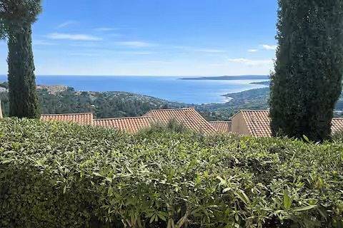 Ganze Ferienwohnung, Ferienwohnung für 4 Personen mit Pool in Les Issambres, Roquebrune-sur-Argens