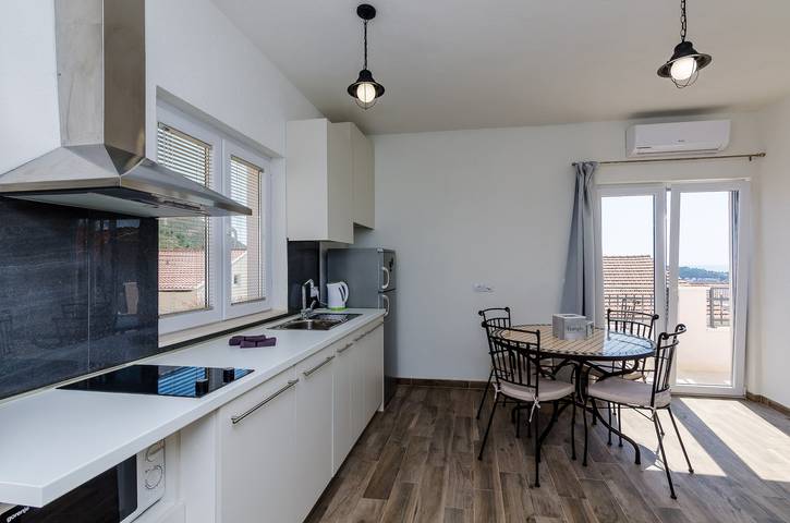Appartement entier, Appartement de vacances pour 4 personnes avec balcon in Dubrovnik, Grad Dubrovnik