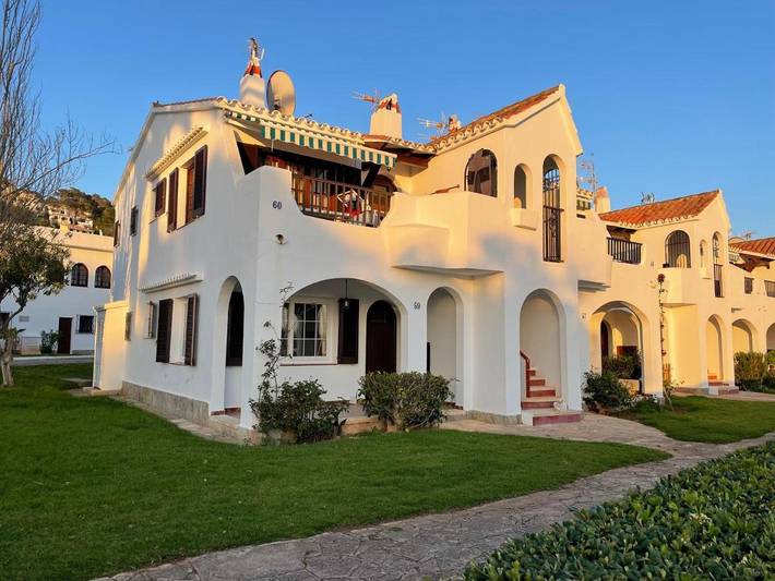 Apartment for 4 people, with Terrace and Garden as well as Pool in Son Bou