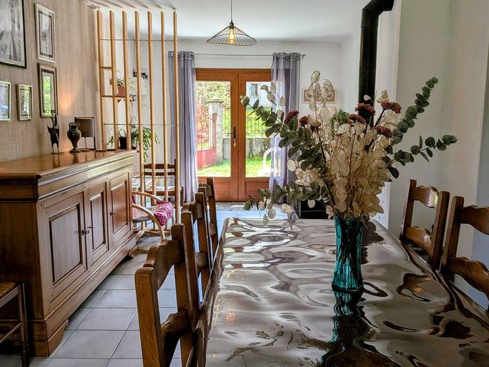 Gîte pour 10 personnes, avec jardin à Saint-Bresson - 2