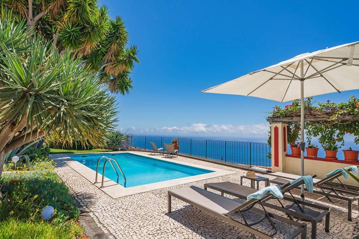 Villa für 8 Personen, mit Balkon und Meerblick sowie Garten in Monte (Madeira)