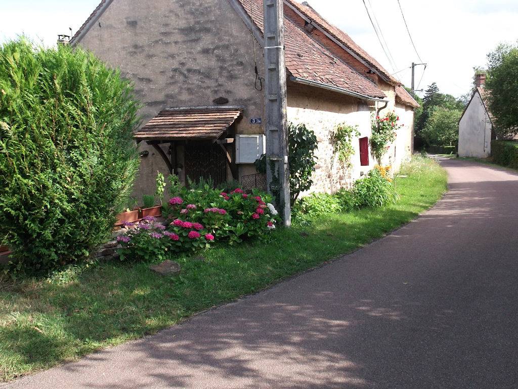 Gîte Chez Sidonie, au Pays de Colette in Treigny-Perreuse-Sainte-Colombe, Région d'Auxerre