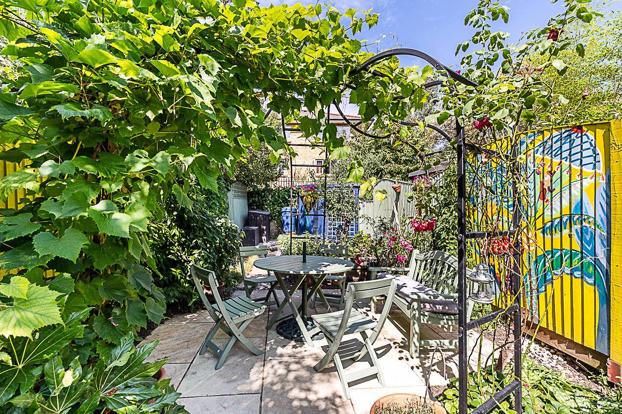 Ganze Wohnung, Ferienwohnung für 5 Personen mit Garten in Hackney, London