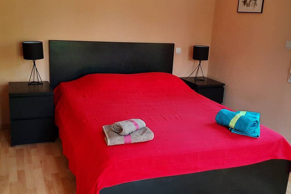 ¡Tarde para nadar y planchar por la noche en un ambiente bucólico! in Vailhauquès, Region de Montpellier