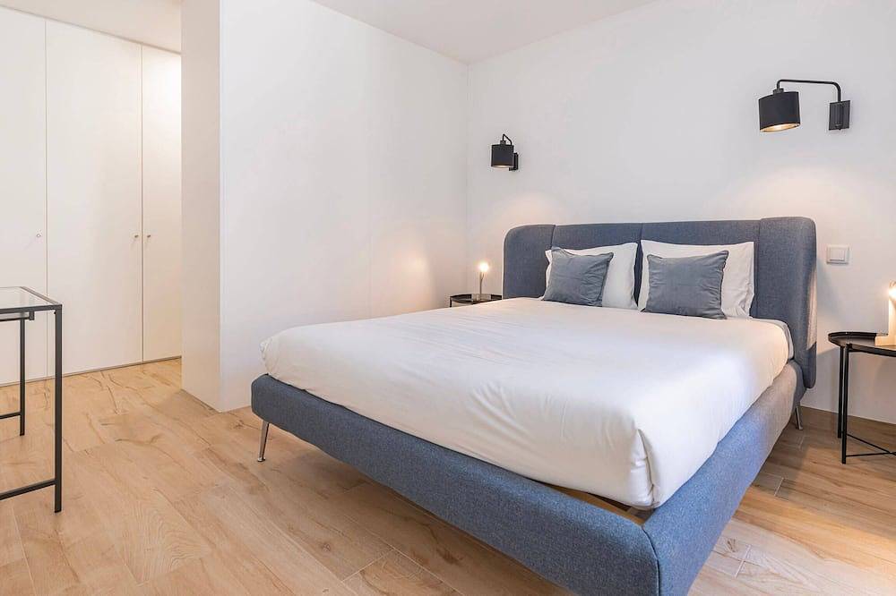 Apartamento inteiro, Apartment T1 75m2, 1 bedroom and patio Paço Arco in Paço de Arcos, Costa de Lisboa