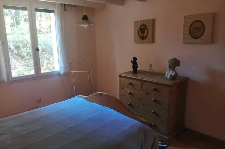Location de vacances pour 6 personnes, avec jacuzzi et piscine à Buisson - 4