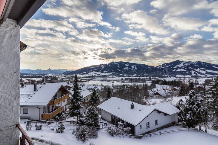 Appartamento intero, Accogliente appartamento "Förster" con vista sulle montagne, balcone e piscina in Oy-Mittelberg, Svevia (Bavaria)