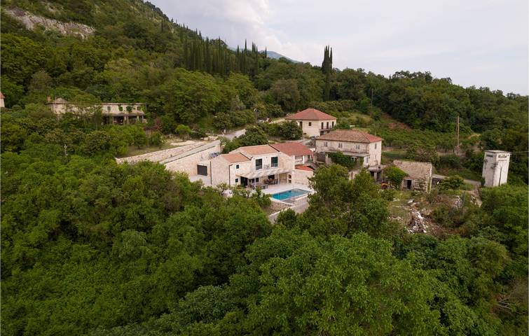 Maison de vacances pour 6 personnes, avec terrasse et piscine