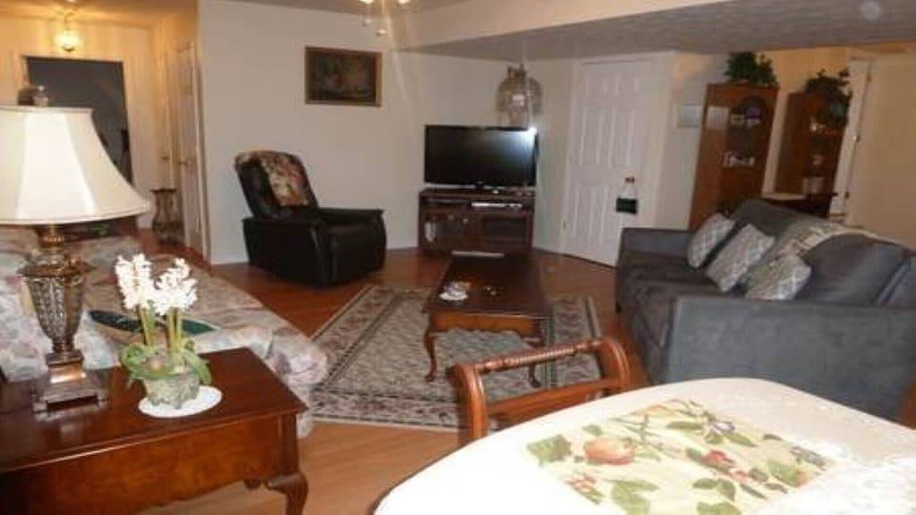 Ganze Wohnung, Lexington Apt. mit parkplatz & privatem eingang in Lexington, Kentucky