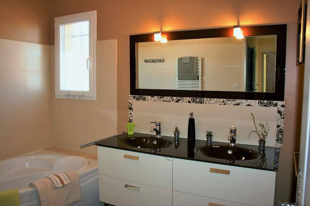 Villa provenzal con piscina entre Aviñón y St Remy de Provence in Rognonas, Region de Arles