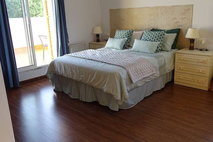 Secluded Villa with Pool & Hot Tub near Beaches, Golf, Islantilla & Ayamonte in Isla Cristina, Costa de la Luz