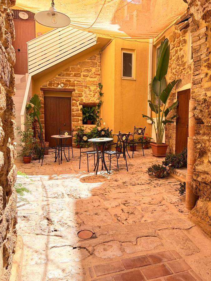 Ferienwohnung für 4 Personen, mit Pool und Sauna sowie Whirlpool und Garten, kinderfreundlich