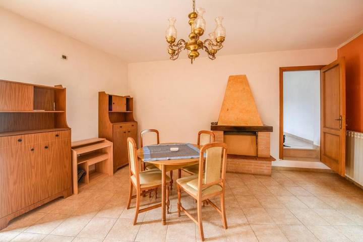 Gîte pour 6 personnes, avec terrasse et jardin, animaux acceptés à Capestrano - 4
