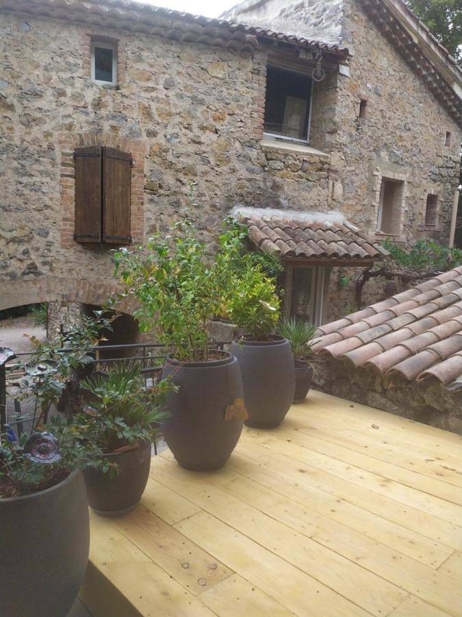 Gîte pour 2 personnes, avec vue ainsi que piscine et jardin à Saint-Jean-du-Pin - 2