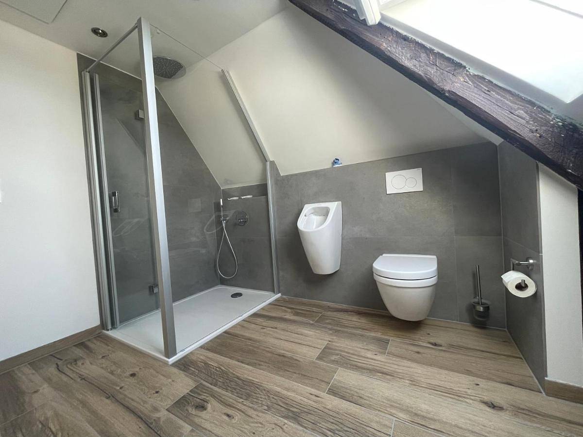 Ganze Ferienwohnung, Double Room with Private Bathroom in Mülheim an der Ruhr, Ruhrgebiet