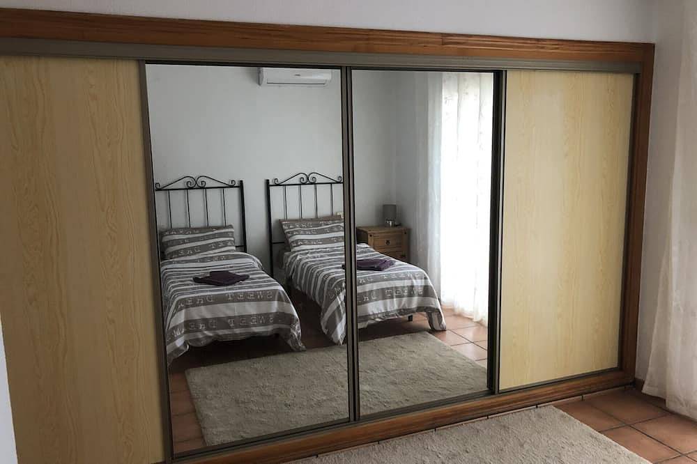 Puerto de Mazarrón 2 or 3 Bedroom House with Large Roof Terrace in Puerto de Mazarrón, Mazarrón