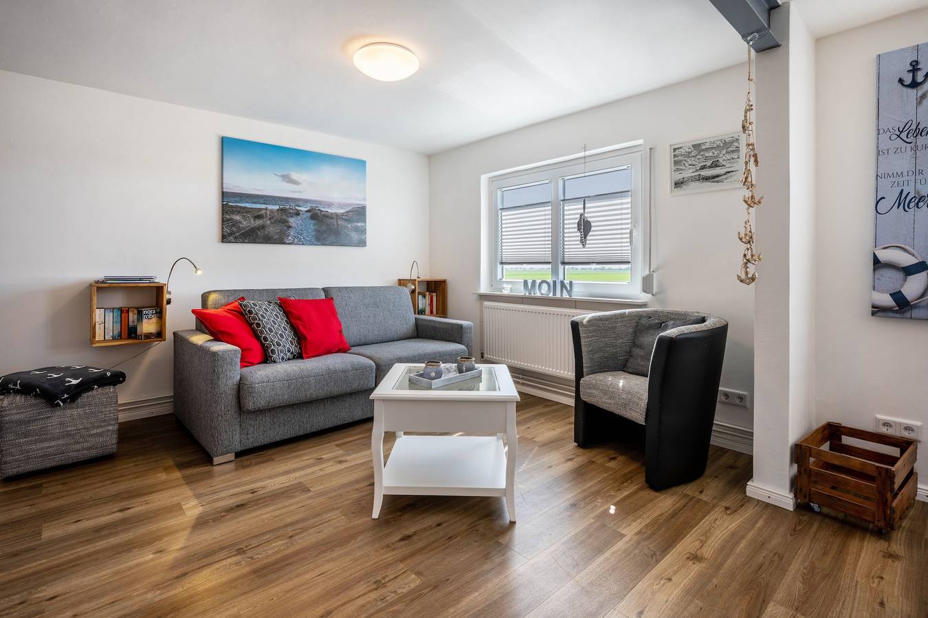 Ganze Wohnung, Ferienwohnung 'Huus Achtern Diek' mit Gemeinschaftsterrasse und Wi-Fi in Nordstrand (Gemeinde), Nordstrand