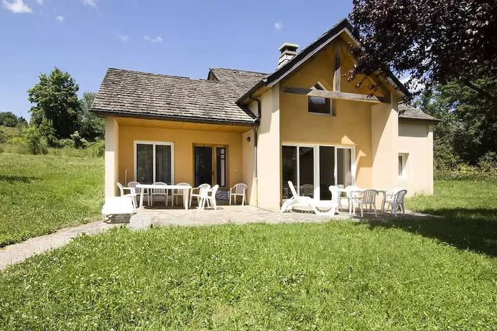 Location de vacances pour 12 personnes, avec terrasse et sauna, animaux acceptés à Mende - 4