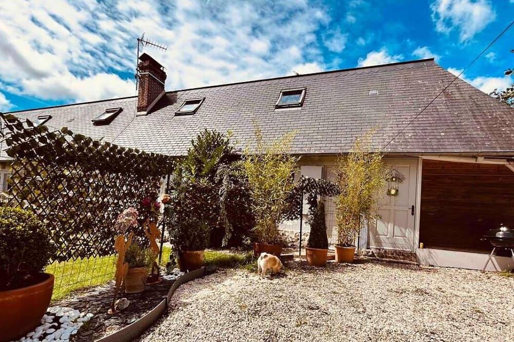 Entire apartment, Le grenier des initiés, in the countryside, 8 km from Honfleur. in Manneville-la-Raoult, Bernay region