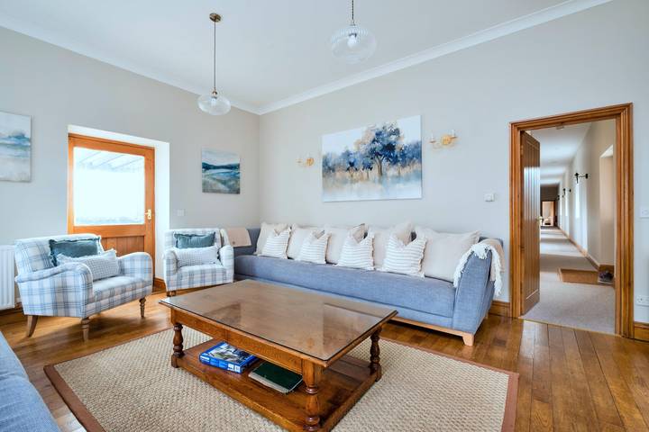 Holiday rental for 12 people, with terrace and garden as well as pool in Shropshire Hills