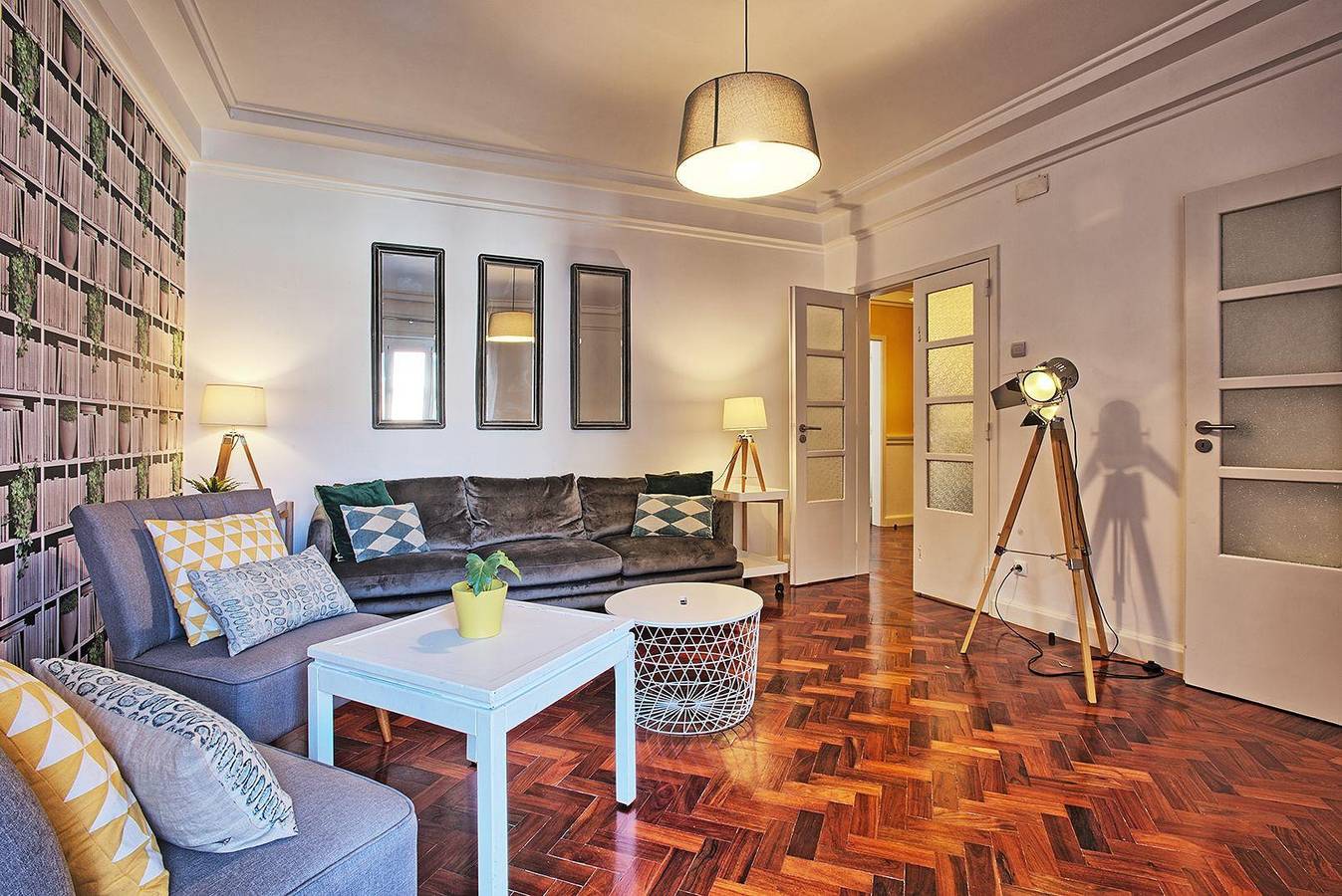 Entire holiday apartment, Liverpool Terrace in Anjos, Lisbon