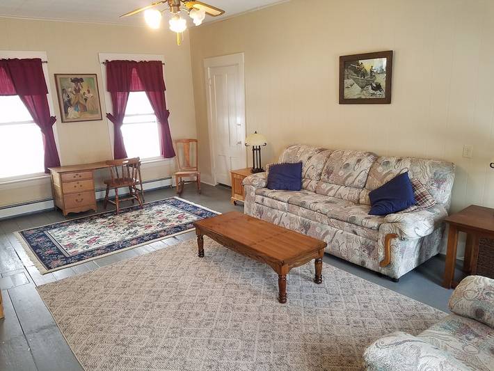 Barn for 5 people, with yard, with pets in 