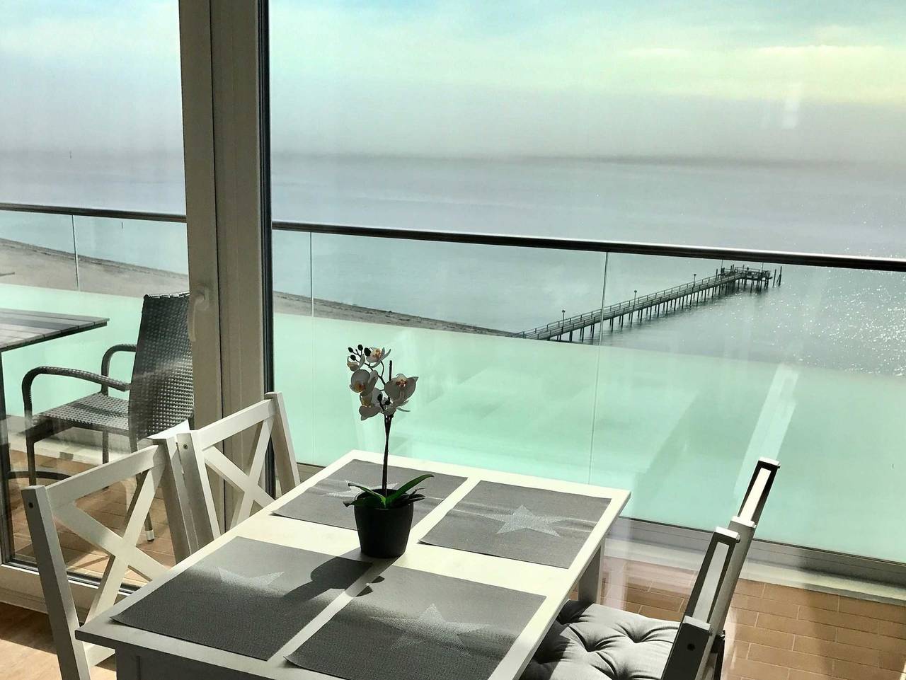 Ganze Ferienwohnung, Ostseeblick-Perle,  Prinz Hamlet - Ostseeblick-Perle 1, 10. Stock, Panoramablick, Pool in Südstrand Pelzerhaken, Ostholstein