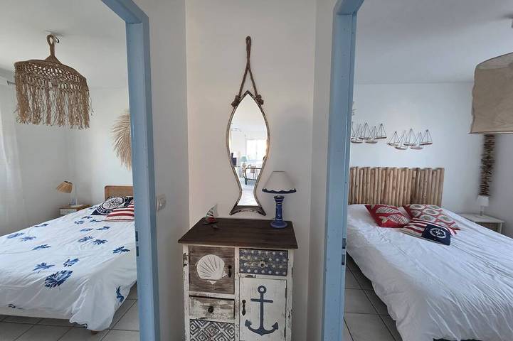 House with enclosed courtyard located 300m from the beach in the center of town. in Vendays-Montalivet, Parque natural regional del Médoc