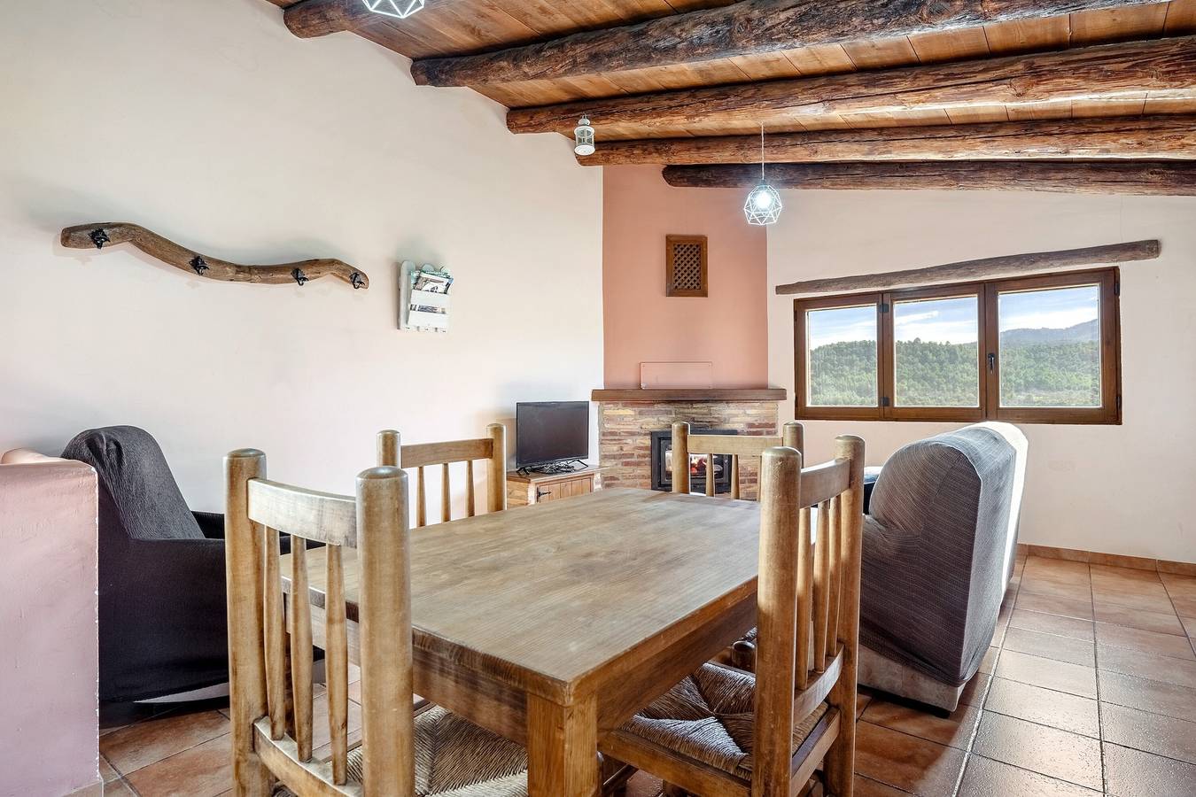 Landhuis 'La Sala' met uitzicht op de bergen, gedeeld zwembad en Wifi, foto 7
