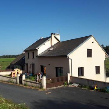 Gîte pour 15 personnes, avec jardin ainsi que vue et terrasse, animaux acceptés à Saint-Sauveur-de-Peyre