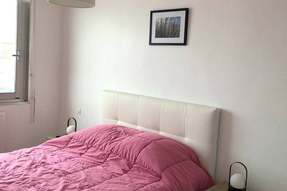 Entire apartment, Les Balcons Rouges Face Mer - Impressive sea view in Sainte Cécile Plage, Camiers