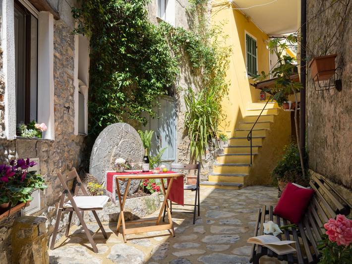 Ferienwohnung für 4 Personen, mit Terrasse und Garten in Pietrabruna - 3