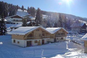 Gîte pour 6 personnes, avec jacuzzi ainsi que jardin et balcon dans Station de Crest Voland Cohennoz