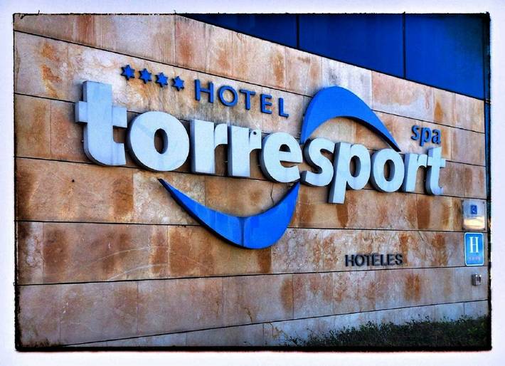 Hôtel pour 10 personnes, avec terrasse et piscine ainsi que jacuzzi et sauna à Torrelavega - 4