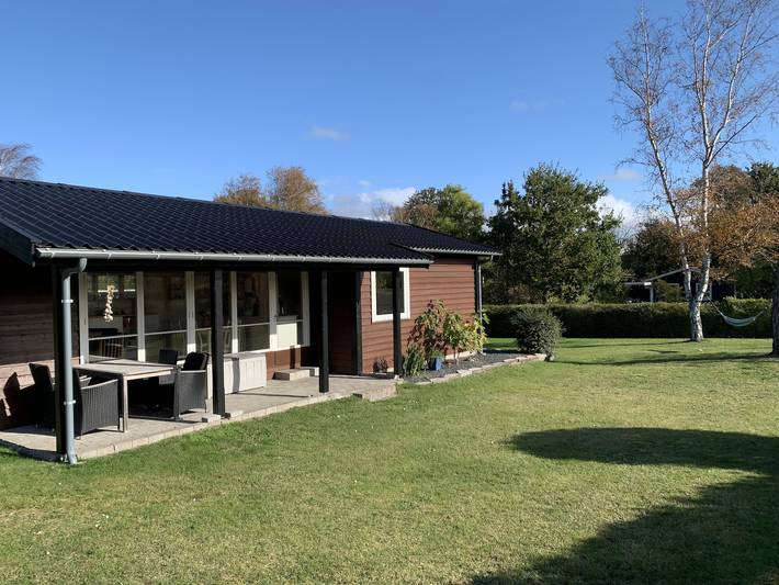 Ferieudlejning for 5 personer, med have og terrasse, husdyr tilladt i Reersø