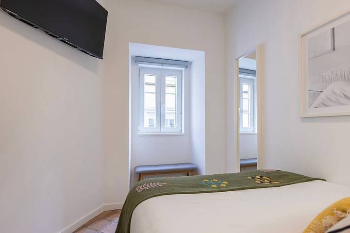 Ganze Wohnung, Sunny Garden 2Bdr Apartment by LovelyStay in Santa Engrácia, São Vicente (Lissabon)