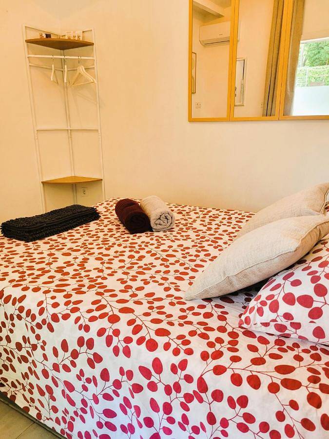 Double Room with Private Bathroom in Nîmes, Région de Nîmes