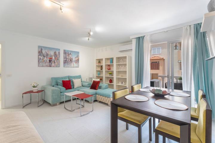 Apartamento entero, Vacaciones 'Afirama 1' con vistas al mar, Wi-Fi y aire acondicionado in Las Caletillas, Candelaria