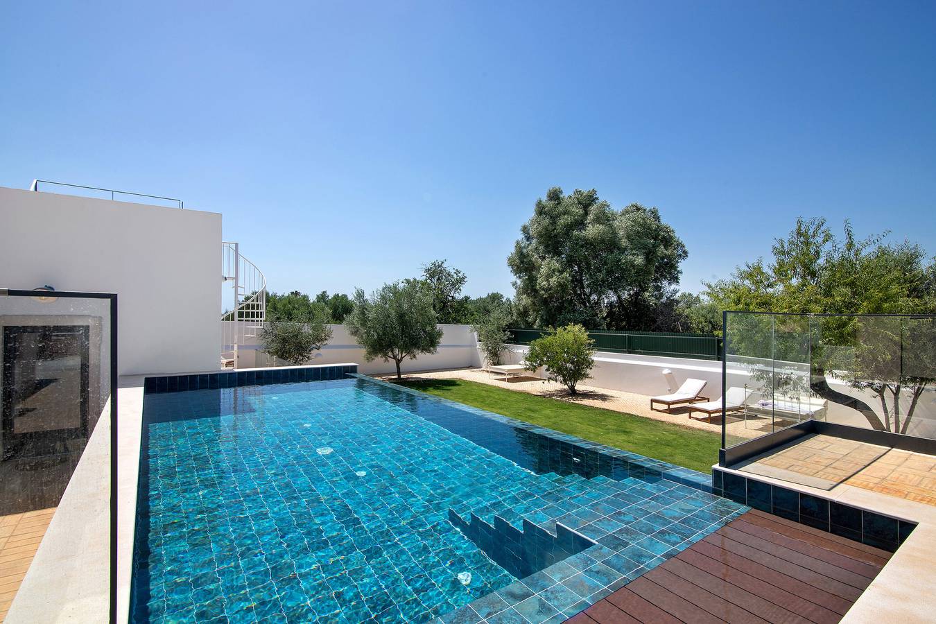 Apartamento inteiro, Apartamento 'Monte Gerações 2' com Piscina Partilhada, Wi-Fi e Ar Condicionado in Almancil, Quarteira